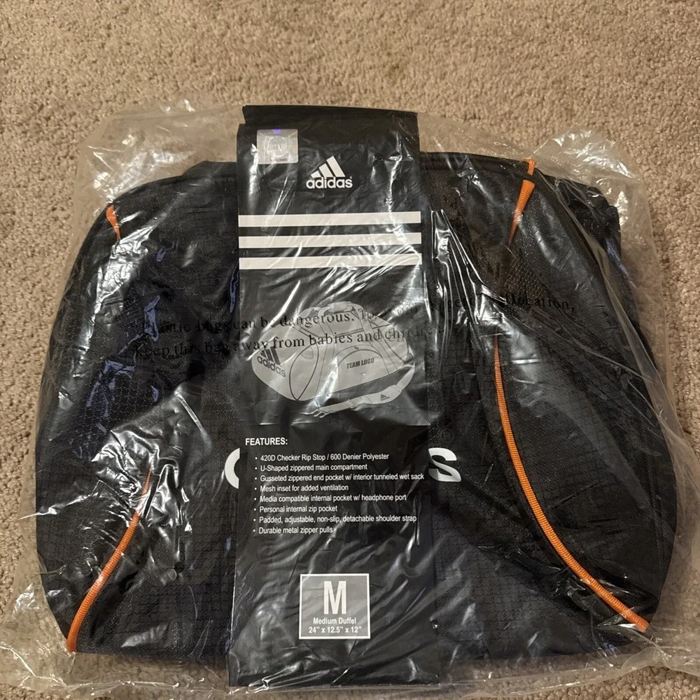 Tennessee Volunteers Adidas Medium Duffel Bag NWT